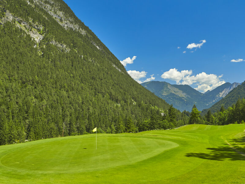 Loch 13 – Golfclub Brand